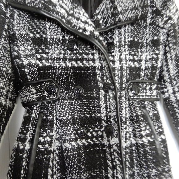 IZ BYER Black and White Tweed Plaid Belted Coat in size S - Picture 4 of 9